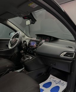 
										Lancia Ypsilon 1.0 Hybrid Ecochic Gold 2021 NUOVA full									