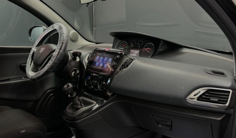 
								Lancia Ypsilon 1.0 Hybrid Ecochic Gold 2021 NUOVA full									
