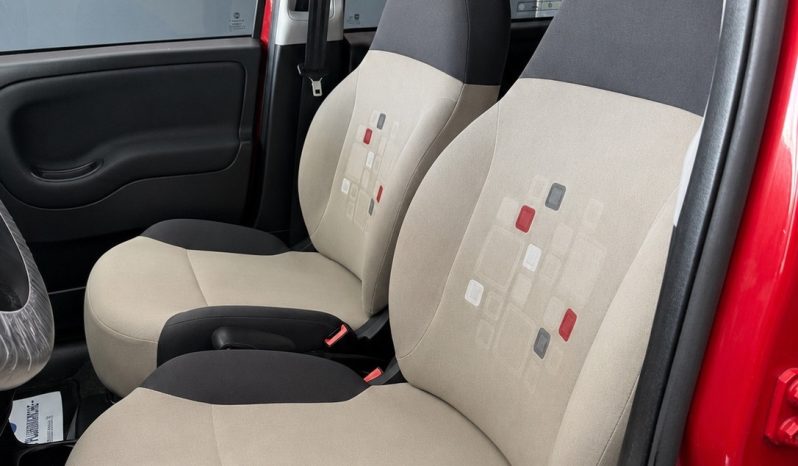 
								Fiat Panda 0.9 GPL AUTOMATICA 2015 full									