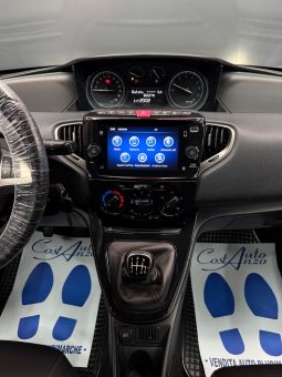 
										Lancia Ypsilon 1.0 Hybrid Ecochic Gold 2021 NUOVA full									