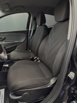 
										Lancia Ypsilon 1.0 Hybrid Ecochic Gold 2021 NUOVA full									