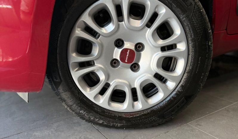 
								Fiat Panda 0.9 GPL AUTOMATICA 2015 full									
