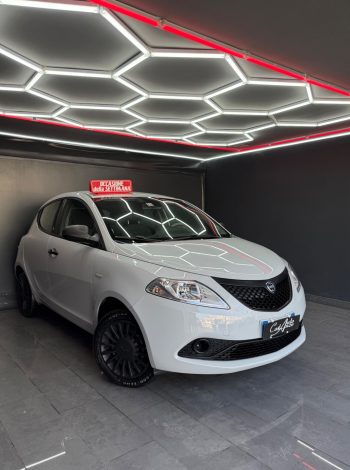 Lancia Ypsilon 1.0 Hybrid Ecochic Gold 2021