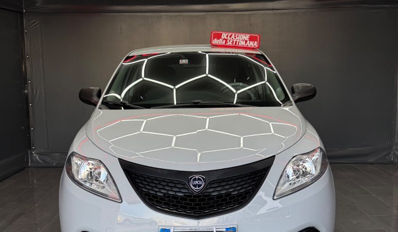 
								Lancia Ypsilon 1.0 Hybrid Ecochic Gold 2021 full									