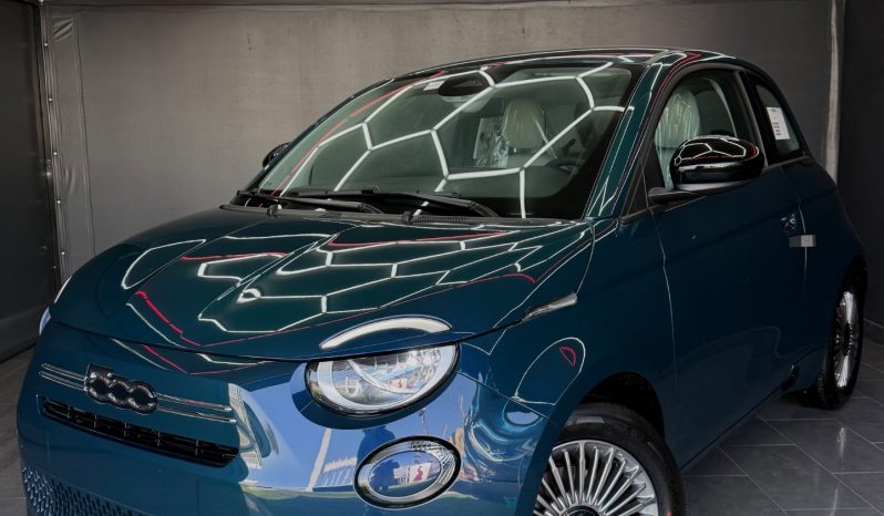 
								Fiat 500 Hybrid Icon KM 0 full									