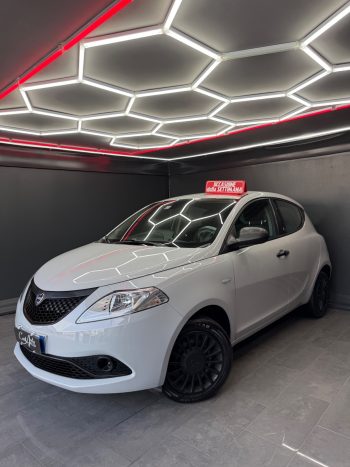 Lancia Ypsilon 1.0 Hybrid Ecochic Gold 2021