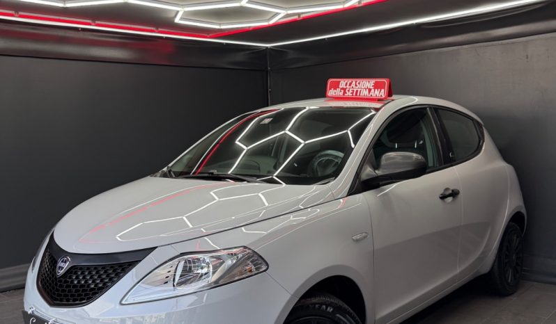 
								Lancia Ypsilon 1.0 Hybrid Ecochic Gold 2021 full									