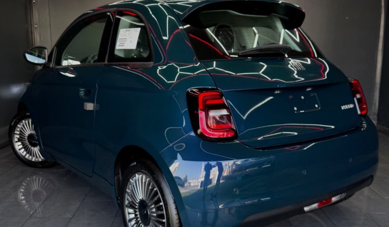 
								Fiat 500 Hybrid Icon KM 0 full									