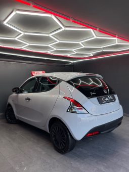 Lancia Ypsilon 1.0 Hybrid Ecochic Gold 2021