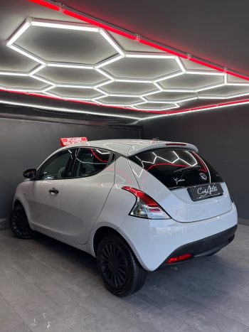 Lancia Ypsilon 1.0 Hybrid Ecochic Gold 2021
