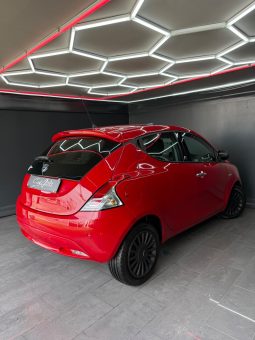 
										Lancia Ypsilon 1.2 GPL Ecochic Gold 12/2017 full									
