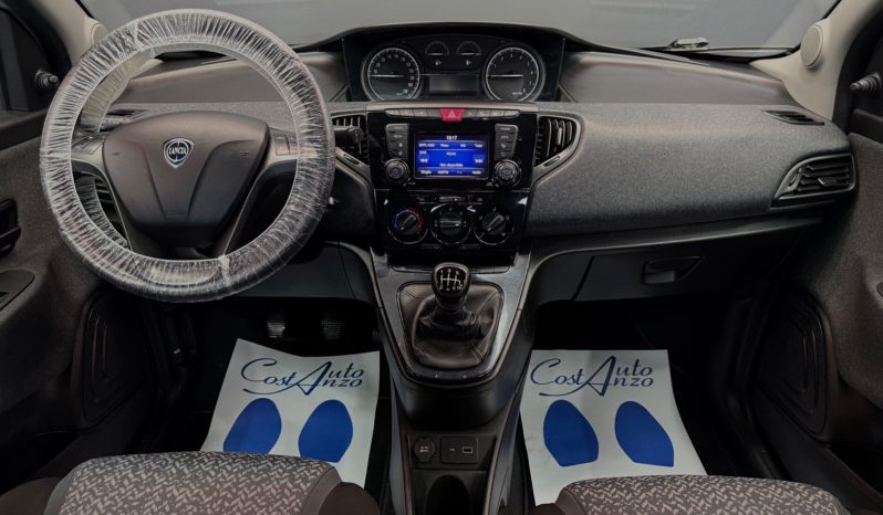 
								Lancia Ypsilon 1.0 Hybrid Ecochic Gold 2021 full									