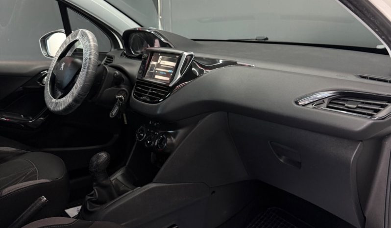 
								Peugeot 208 1.4 HDi 68 CV Allure full									