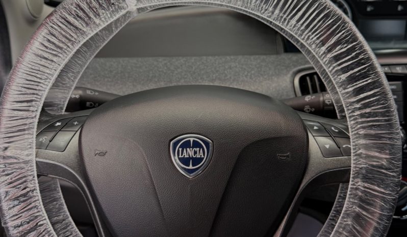 
								Lancia Ypsilon 1.0 Hybrid Ecochic Gold 2021 full									