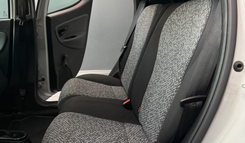
								Lancia Ypsilon 1.0 Hybrid Ecochic Gold 2021 full									