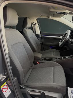 
										Volkswagen Golf 8 2.0 TDI DSG Style 10/2022 full									