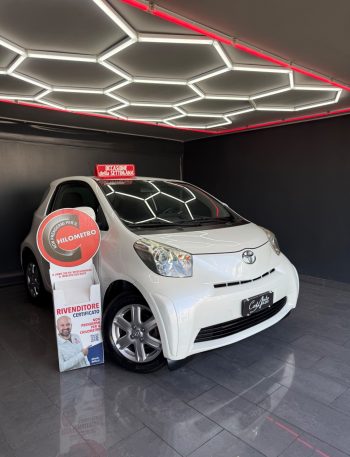 Toyota iQ 1.0 Benzina Sol 10/2010 NUOVA