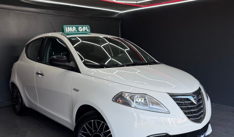 
								Lancia Ypsilon 1.2 GPL Ecochic Platinum 11/2015 full									