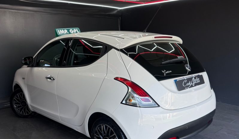 
								Lancia Ypsilon 1.2 GPL Ecochic Platinum 11/2015 full									