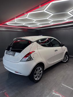 
										Lancia Ypsilon 0.9 Benzina 85 CV Platinum AUTOMATICA full									