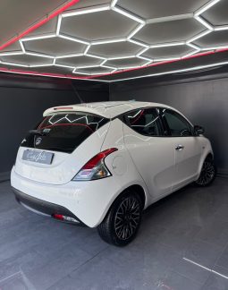 
										Lancia Ypsilon 1.2 GPL Ecochic Platinum 11/2015 full									