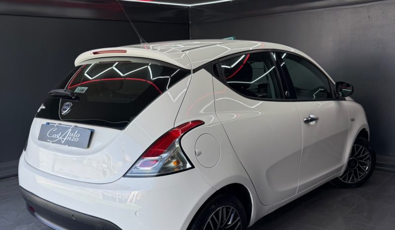 
								Lancia Ypsilon 1.2 GPL Ecochic Platinum 11/2015 full									