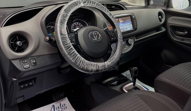 
								Toyota Yaris 1.5 Hybrid Style 2019 full									