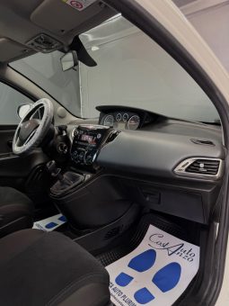
										Lancia Ypsilon 1.2 GPL Ecochic Platinum 11/2015 full									