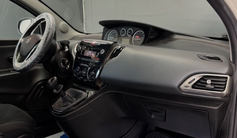 
								Lancia Ypsilon 1.2 GPL Ecochic Platinum 11/2015 full									