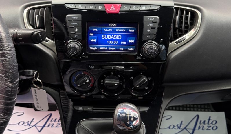 
								Lancia Ypsilon 0.9 Benzina 85 CV Platinum AUTOMATICA full									