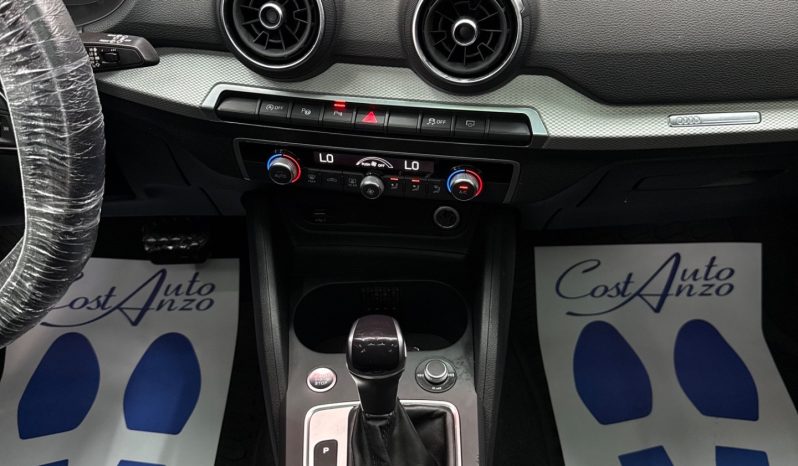 
								Audi Q2 30 TDI S tronic Identity Black 2022 TETTO full									