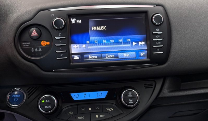 
								Toyota Yaris 1.5 Hybrid Style 2019 full									