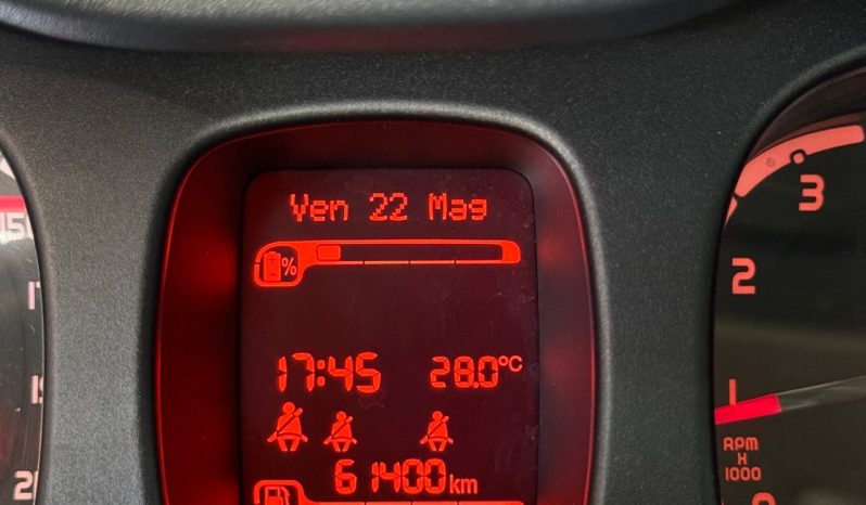 
								Fiat Panda 1.0 Hybrid City Cross 2023 full									