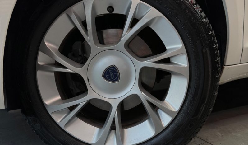 
								Lancia Ypsilon 0.9 Benzina 85 CV Platinum AUTOMATICA full									