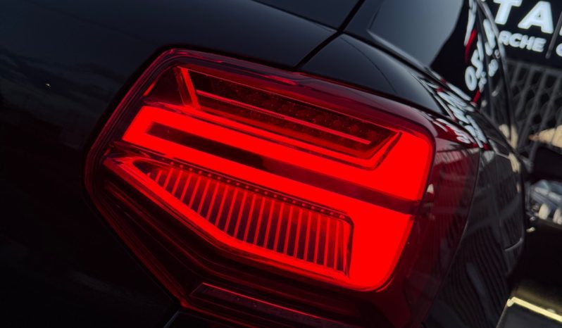 
								Audi Q2 30 TDI S tronic Identity Black 2022 TETTO full									