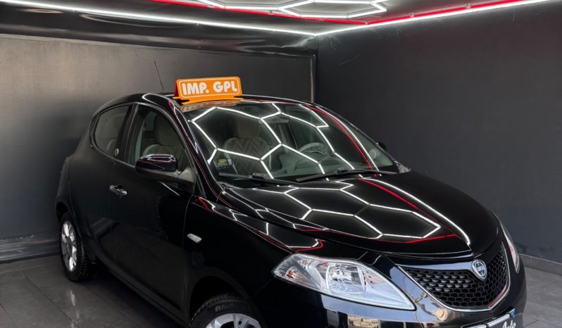 
								Lancia Ypsilon 1.2 GPL Ecochic Gold 2016 full									