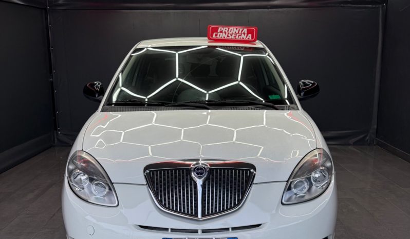 
								Lancia Ypsilon 1.3 Multijet 75 CV Unyca 2012 full									