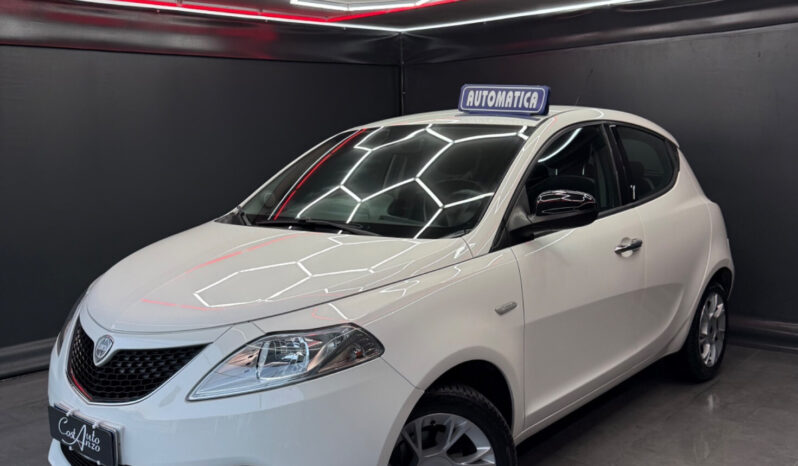 
								Lancia Ypsilon 0.9 Benzina 85 CV Platinum AUTOMATICA full									