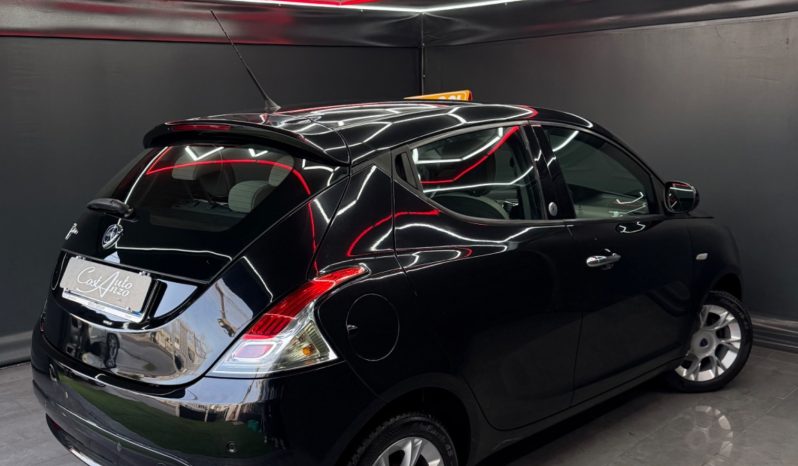 
								Lancia Ypsilon 1.2 GPL Ecochic Gold 2016 full									