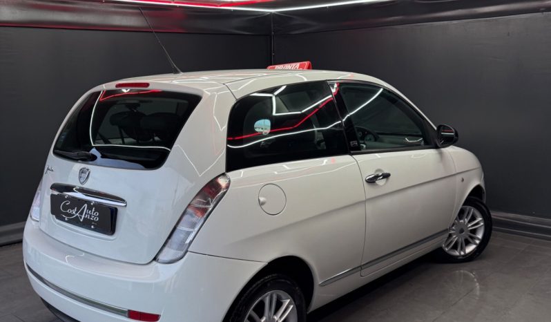 
								Lancia Ypsilon 1.3 Multijet 75 CV Unyca 2012 full									
