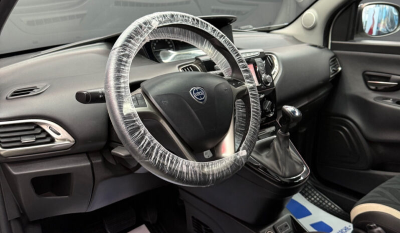 
								Lancia Ypsilon 0.9 Benzina 85 CV Platinum AUTOMATICA full									