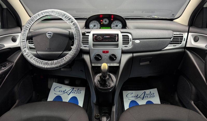 
								Lancia Ypsilon 1.3 Multijet 75 CV Unyca 2012 full									