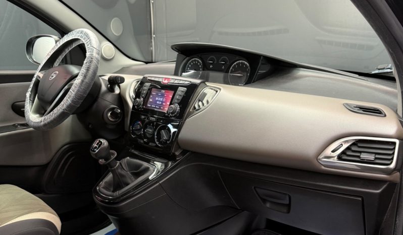 
								Lancia Ypsilon 1.2 GPL Ecochic Gold 2016 full									