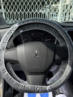 
										Peugeot Traveller BlueHDi 120 Cv 8 Posti ALLURE 2020 full									