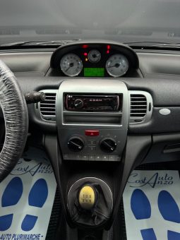 
										Lancia Ypsilon 1.3 Multijet 75 CV Unyca 2012 full									