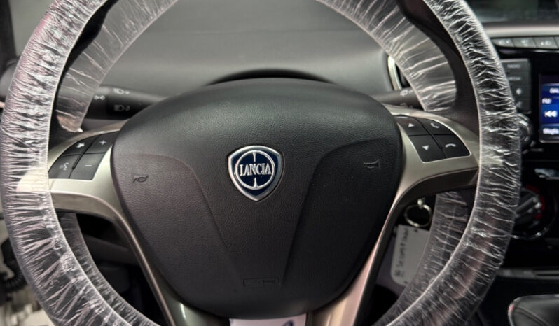 
								Lancia Ypsilon 0.9 Benzina 85 CV Platinum AUTOMATICA full									
