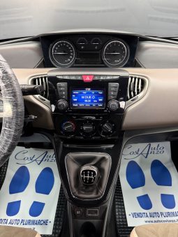 
										Lancia Ypsilon 1.2 GPL Ecochic Gold 2016 full									