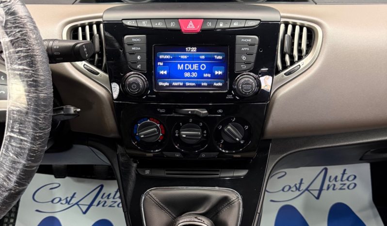 
								Lancia Ypsilon 1.2 GPL Ecochic Gold 2016 full									