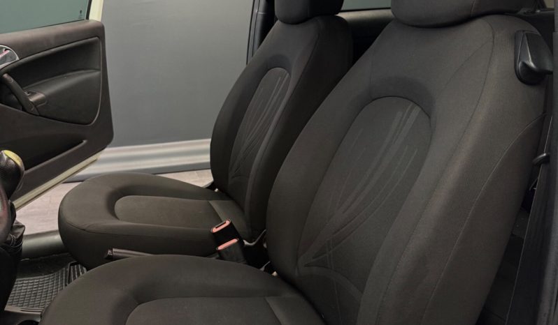 
								Lancia Ypsilon 1.3 Multijet 75 CV Unyca 2012 full									
