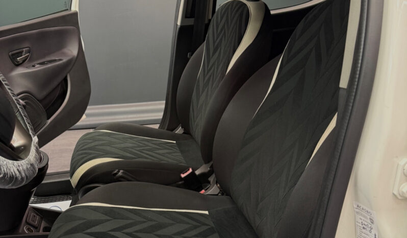 
								Lancia Ypsilon 0.9 Benzina 85 CV Platinum AUTOMATICA full									